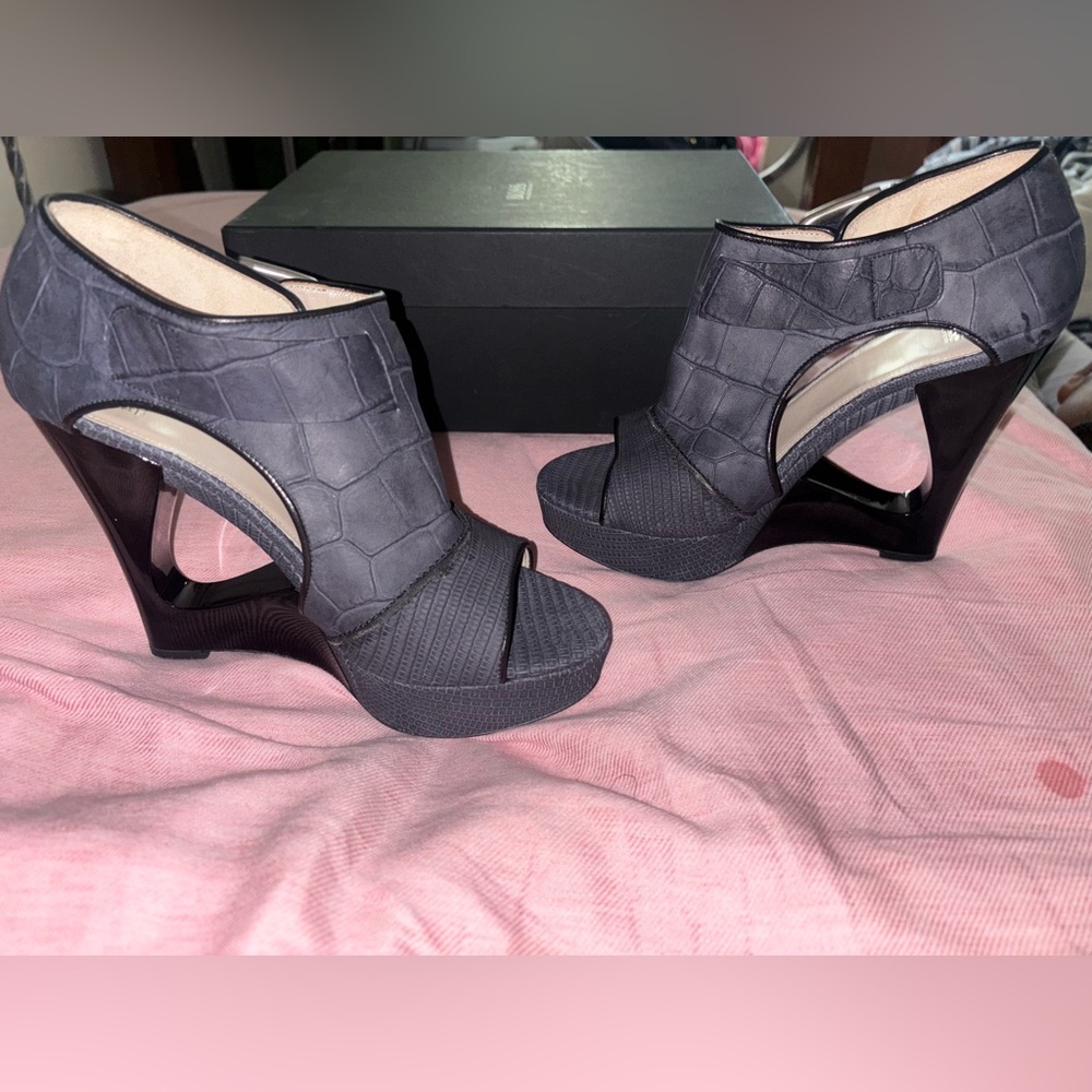 Hugo Boss Wedge Heels – Size 39 (US 9)